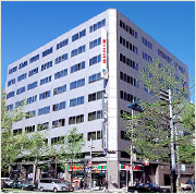 写真:ビルの外観