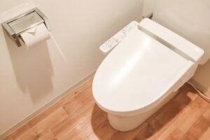 トイレ掃除の方法は？理想的な頻度や掃除する際の注意点を解説