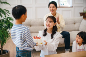 家政婦に支払う給料から源泉徴収しなければならないのはどんな時？